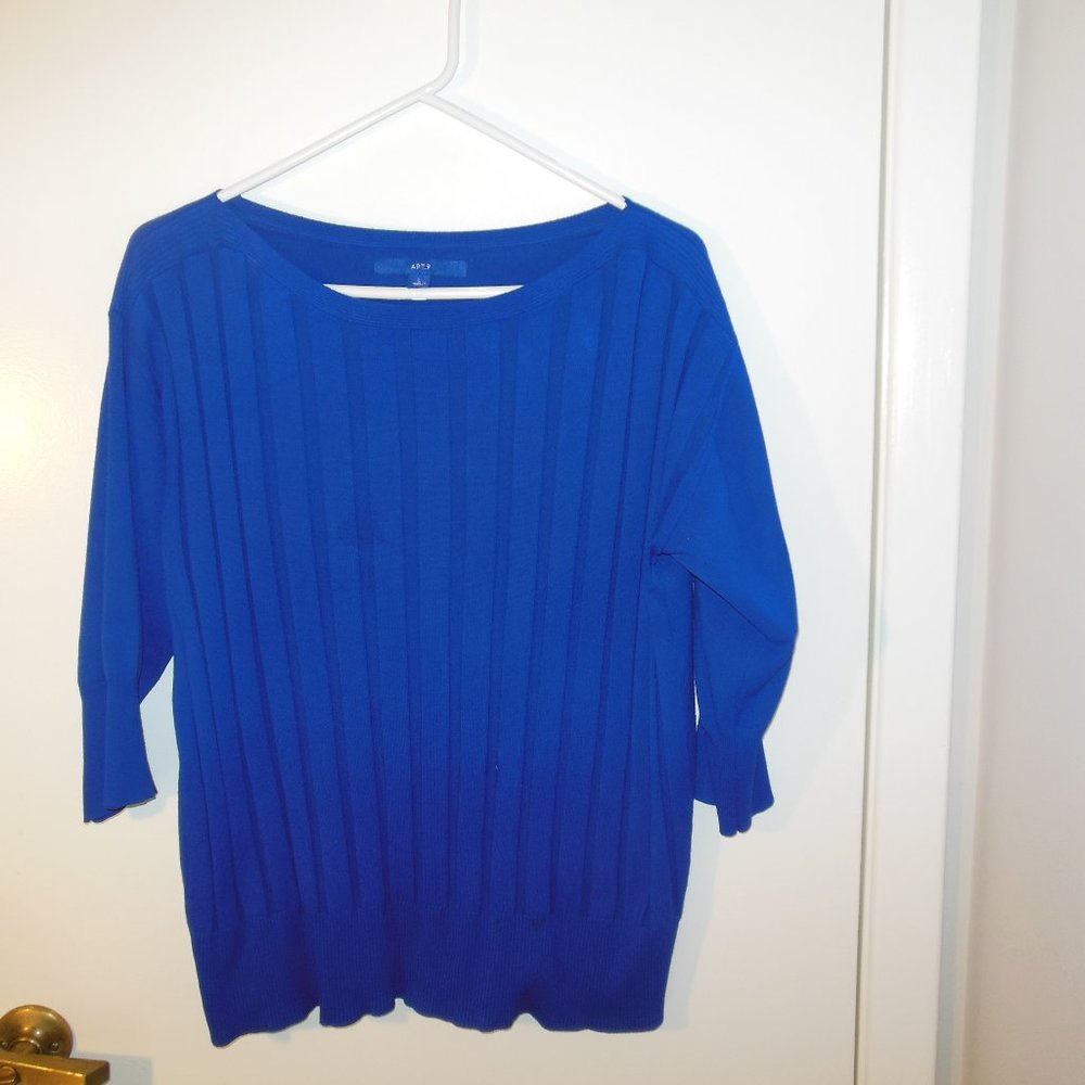 Apt.9 Women's Royal Blue 3/4 Sleeve Sweater - Large